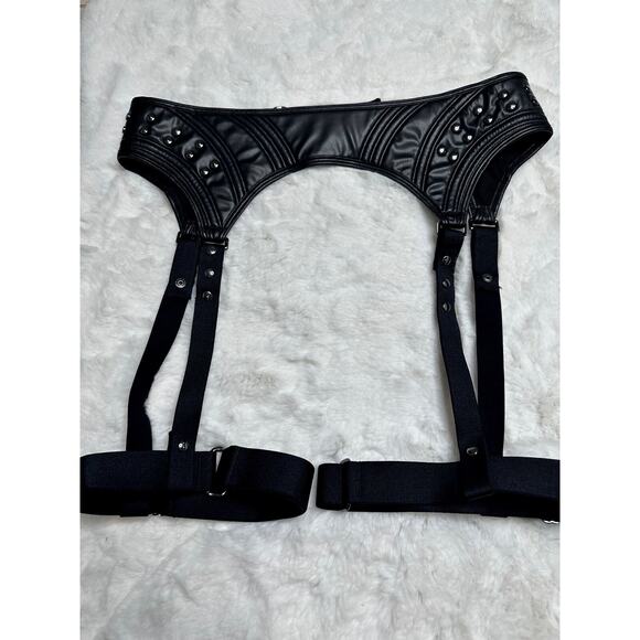 Honey Birdette CONNIE🖤 Faux Leather Studded 3 Piece Set M, M, S Thong - Picture 8 of 12